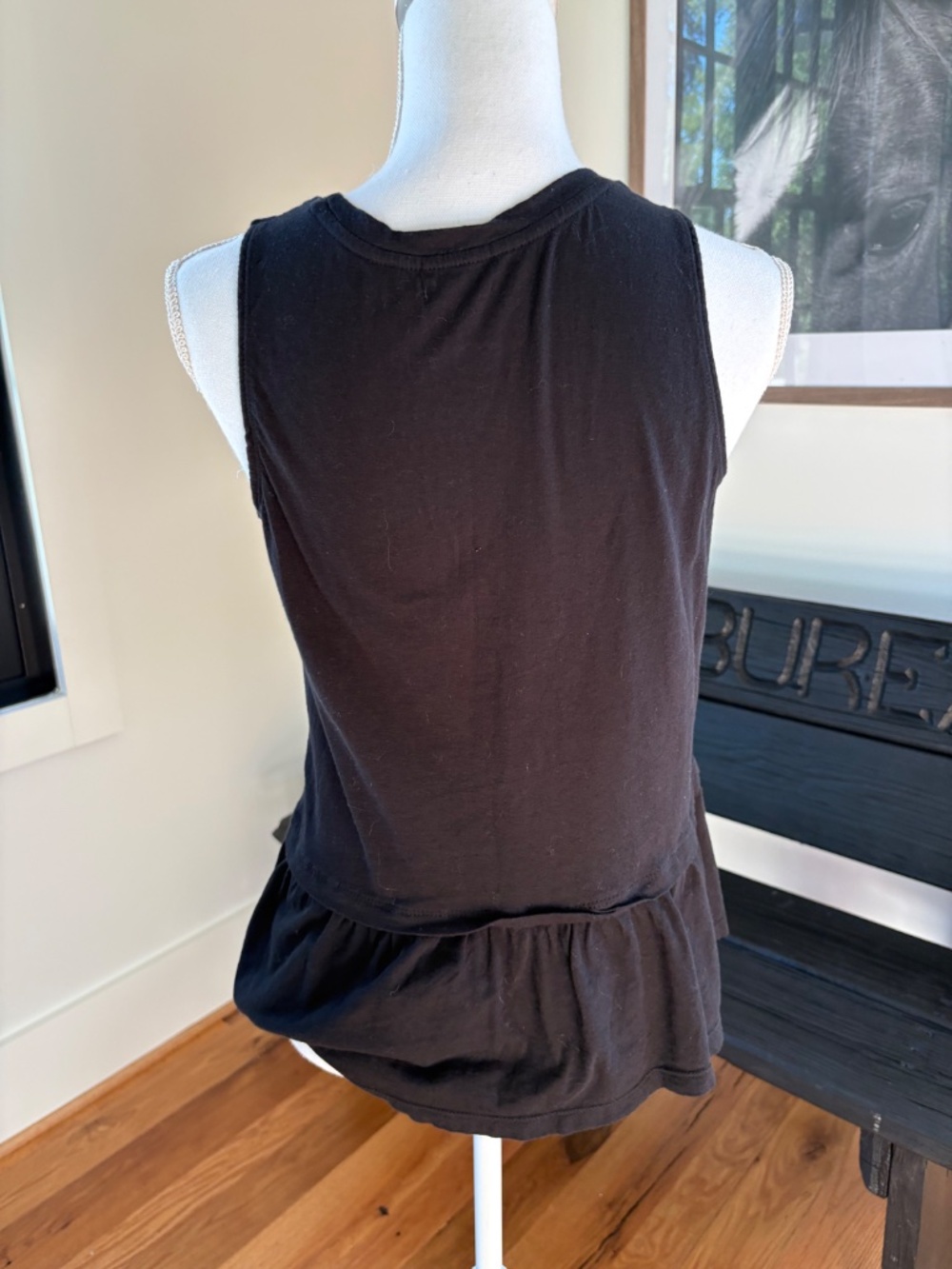Women Ruffle Bottom Tank Top - Picture 3 of 3